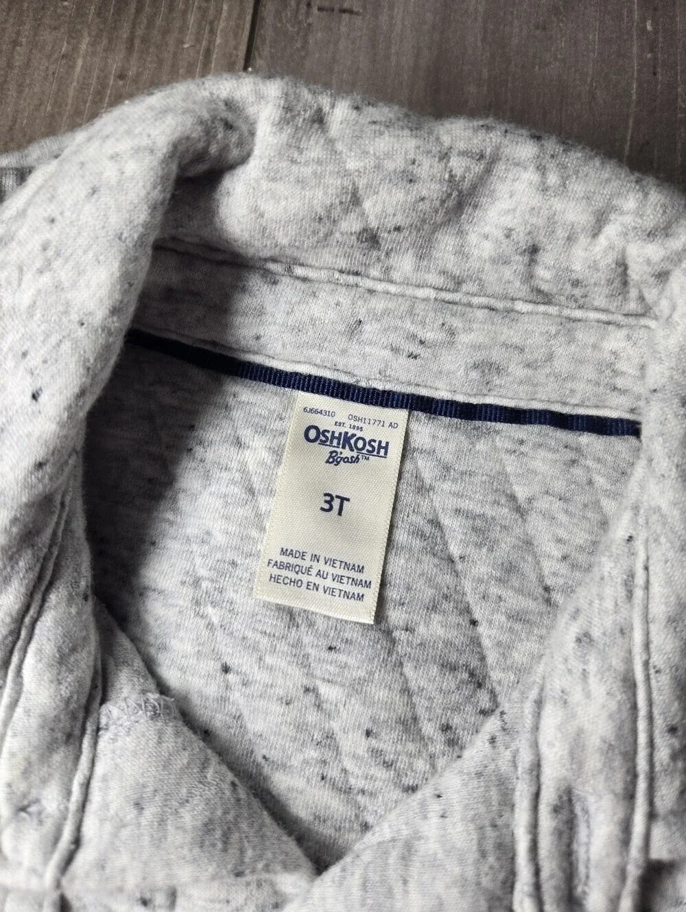 OshKosh B'gosh Boys Quilted Light Gray Button-Up Shacket Shirt Jacket Size 3T
